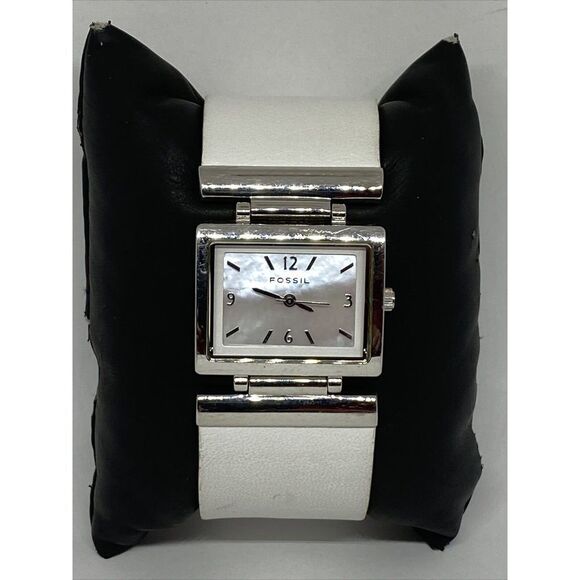 Fossil ES1838 Women's White Leather Analog Silver Dial Quartz Wrist Watch UC143 - Picture 1 of 12